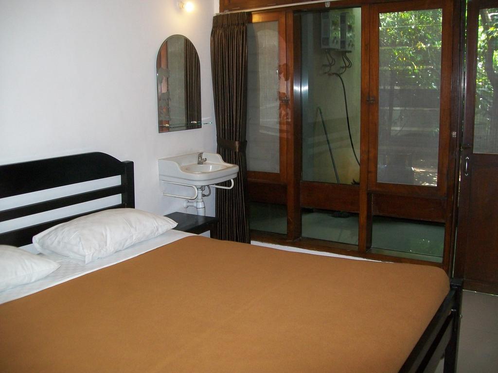 Krowi Inn Surabaya Quarto foto