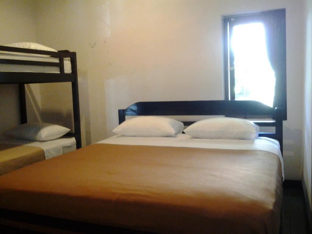 Krowi Inn Surabaya Quarto foto