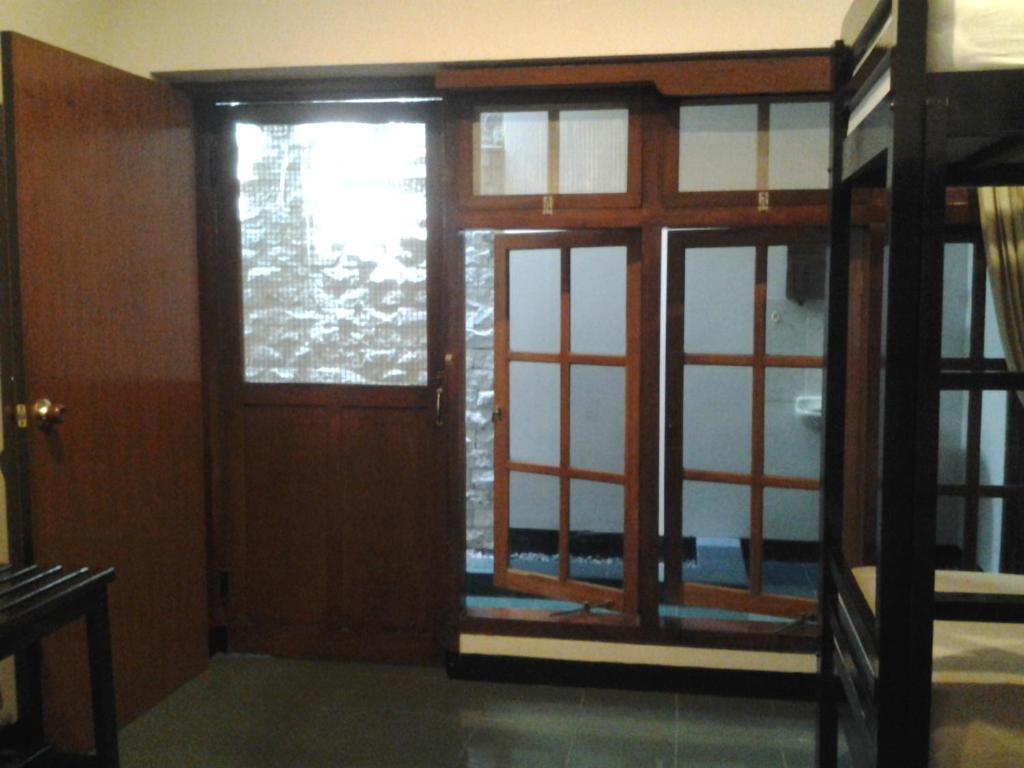 Krowi Inn Surabaya Quarto foto
